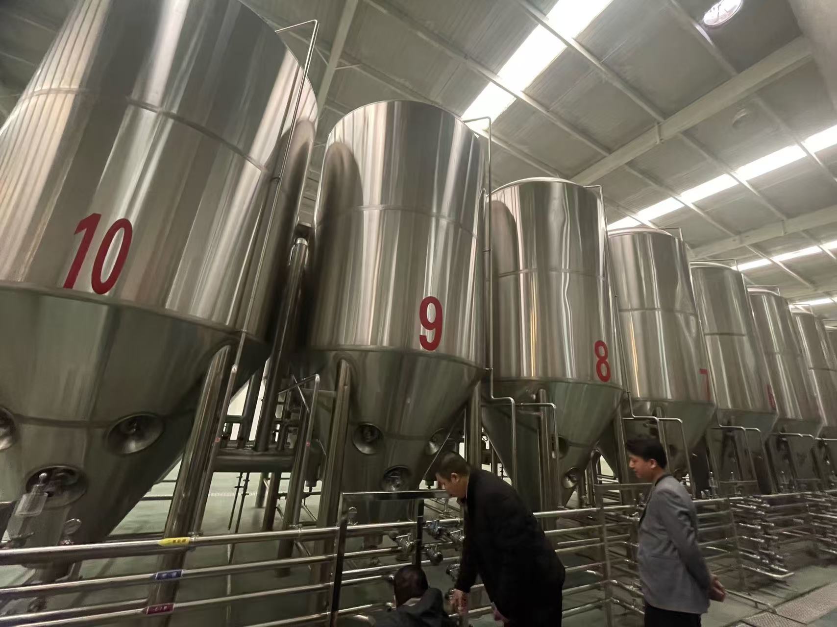 白水精酿啤酒设备厂—平面布置、设备设计、制造、调试、培训等一条龙服务